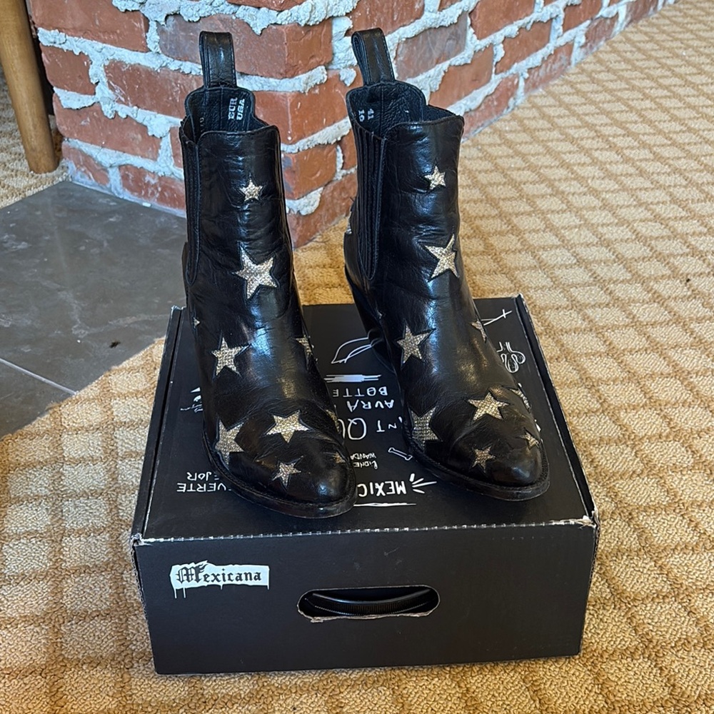 Mexicana Black Ankle Boots with Gold Stars Size 10